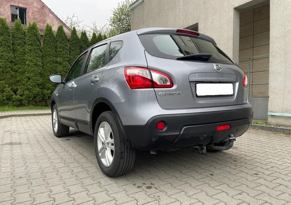 Nissan Qashqai cena 41800 przebieg: 182000, rok produkcji 2011 z Kielce małe 407
